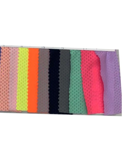 HK-MOYN  1-236 100％poly Diamond  Light Weight Mesh Fabric 滌綸鑽石格特薄運動網布 100gsm 58/60' 150yards/Roll 側面照